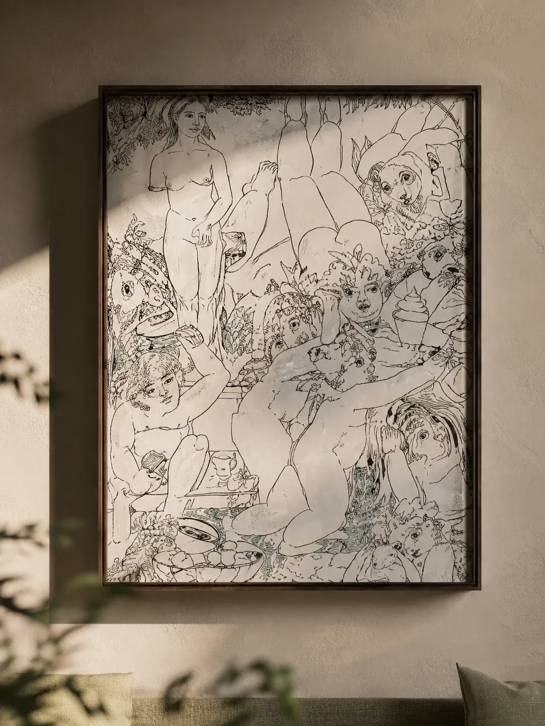 Dibujo mural en blanco y negro en una pared del hotel